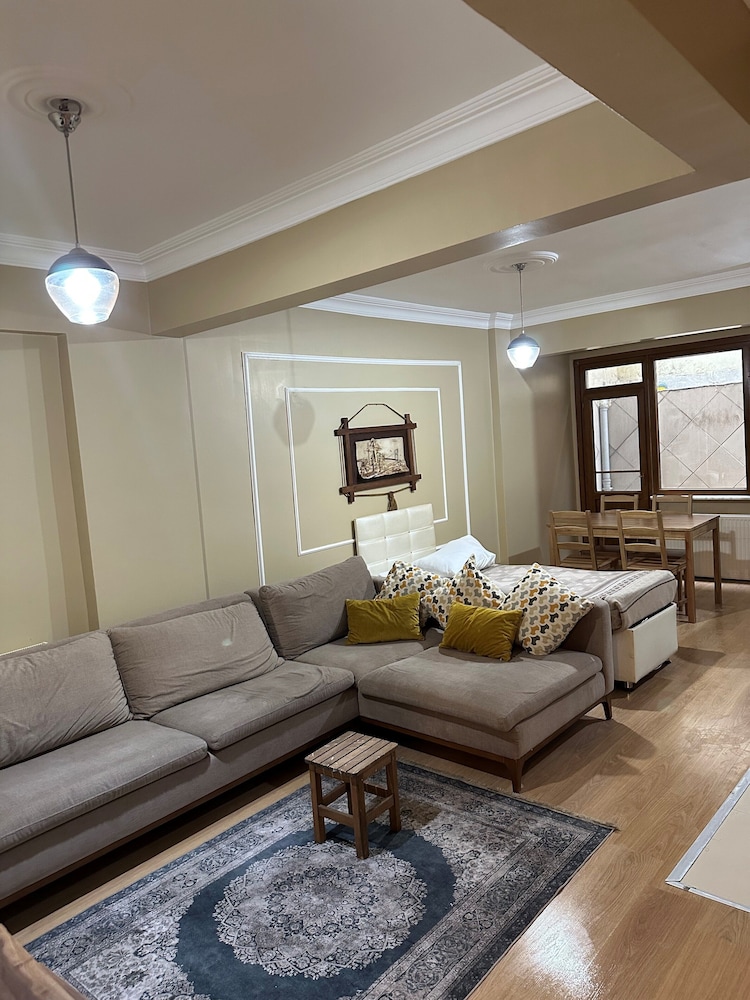 Ayse M Sultan Hotel 33/45