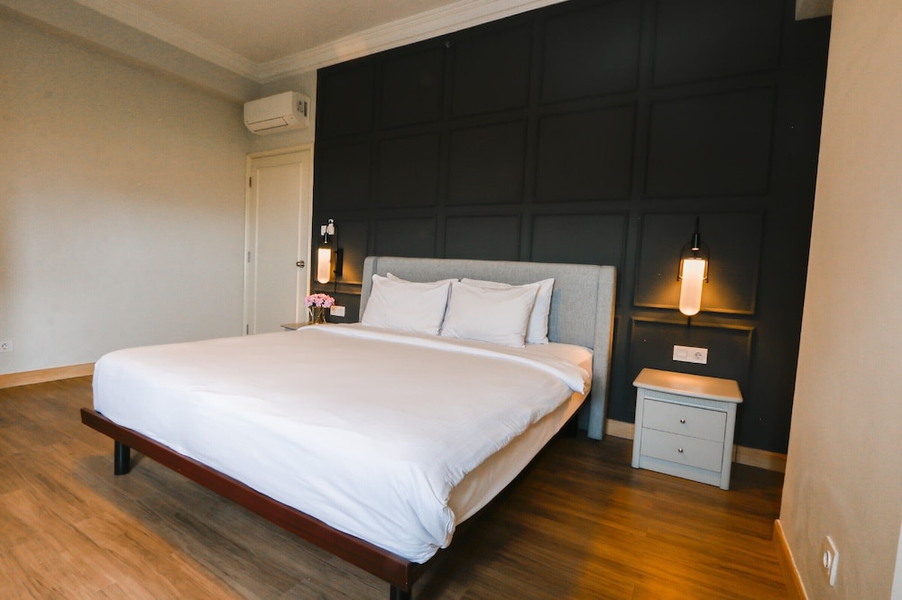Java Paragon Hotel And Residences in SURABAYA