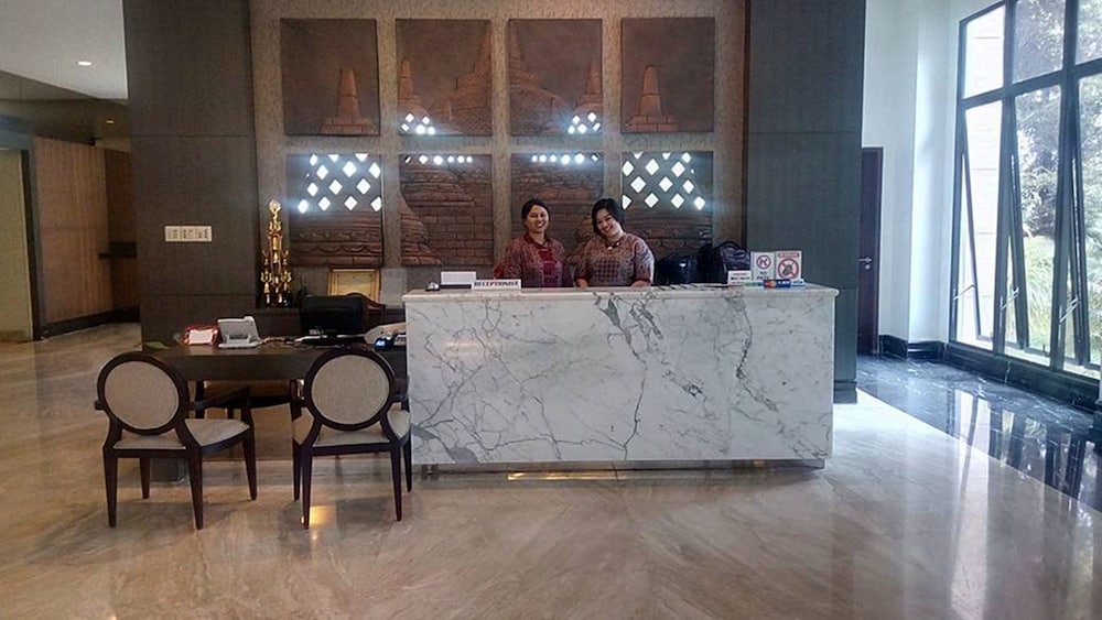 The Oxalis Regency Hotel Magelang 12/46