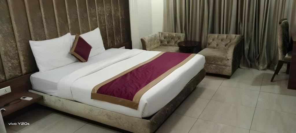 Eqbal Inn 6/16