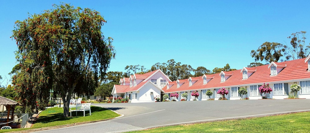 CLARE VALLEY MOTEL 56/62