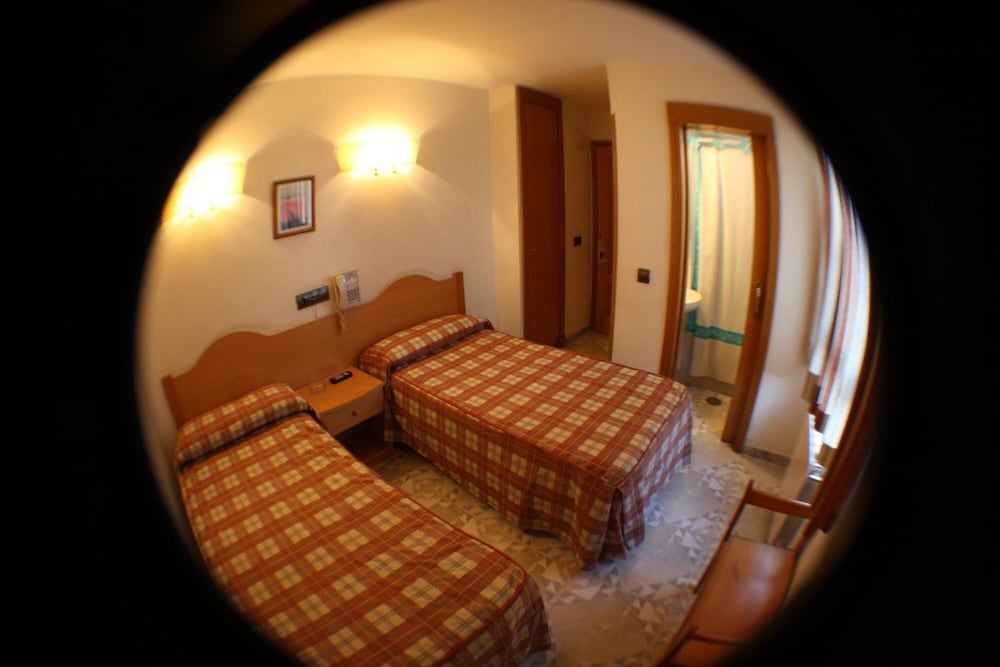 HOSTAL GOYMA II 16/34