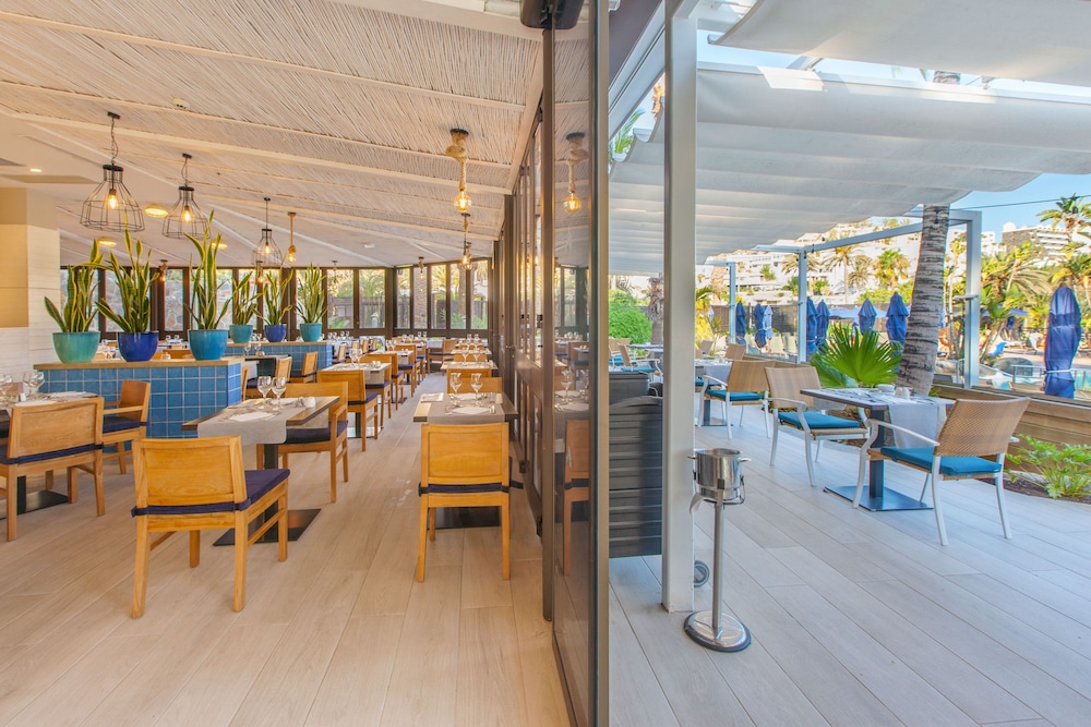 Corallium Beach Hotel by Lopesan Hotels - Adults Only 50/70