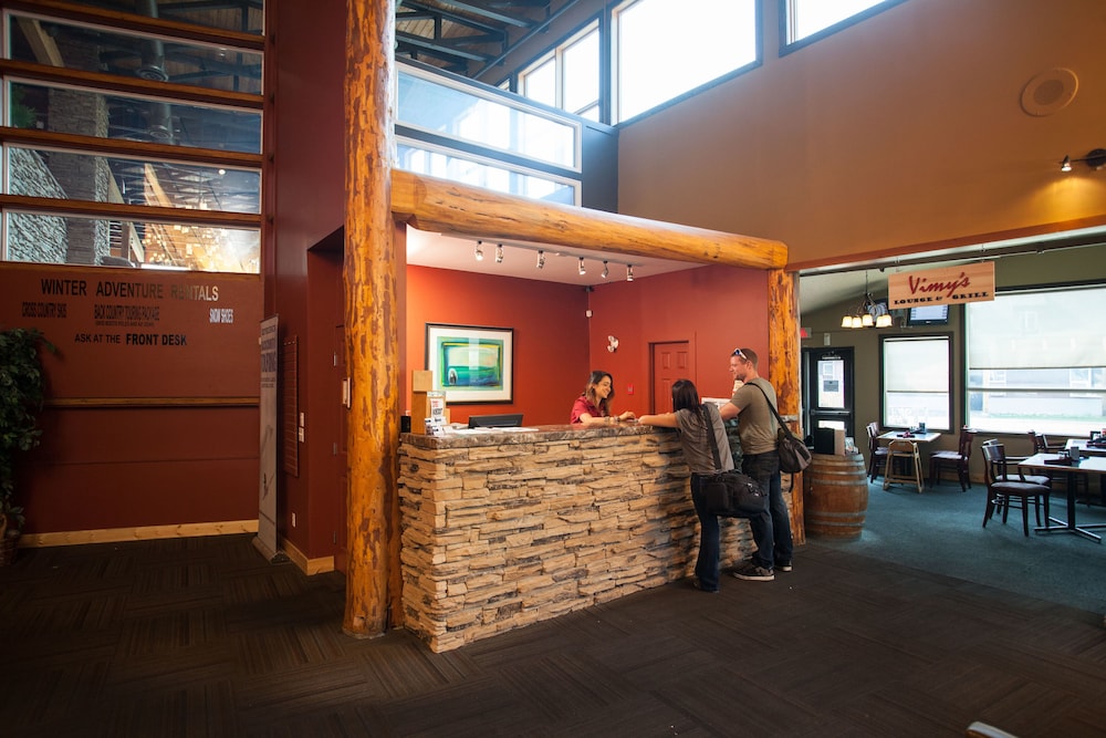 Waterton Lakes Lodge Resort 8/50
