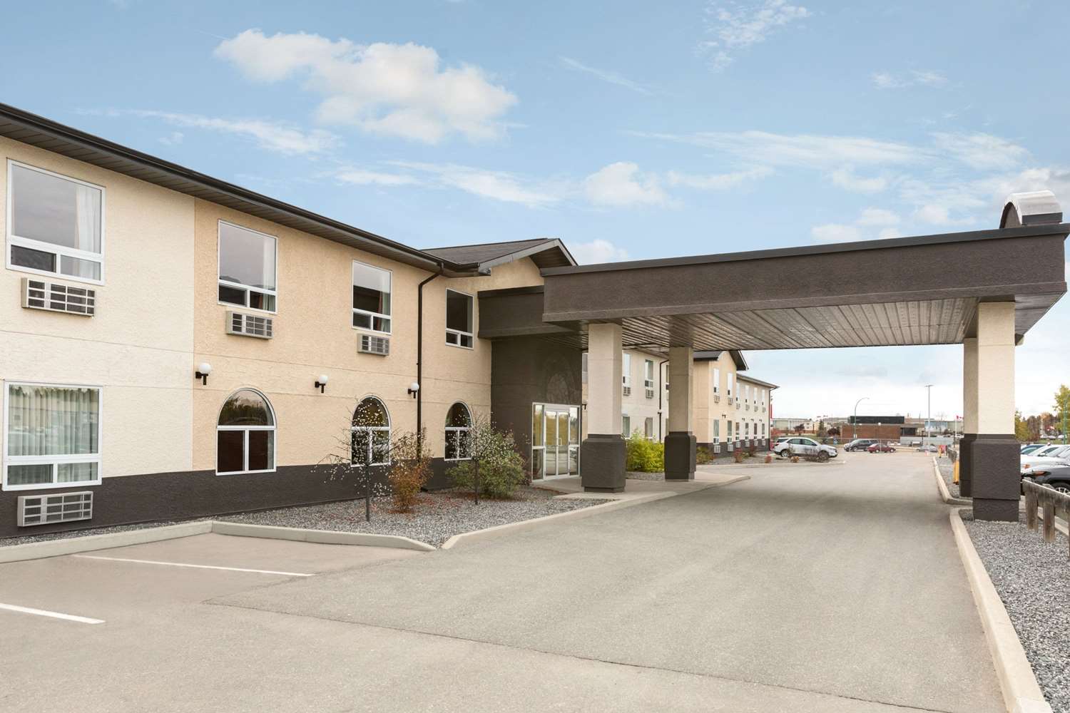 Days Inn & Suites by Wyndham Thompson 30/32