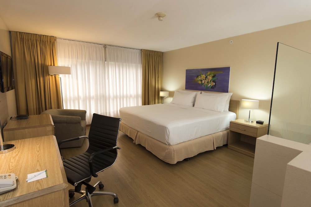 Room at Holiday Inn Montevideo, MONTEVIDEO