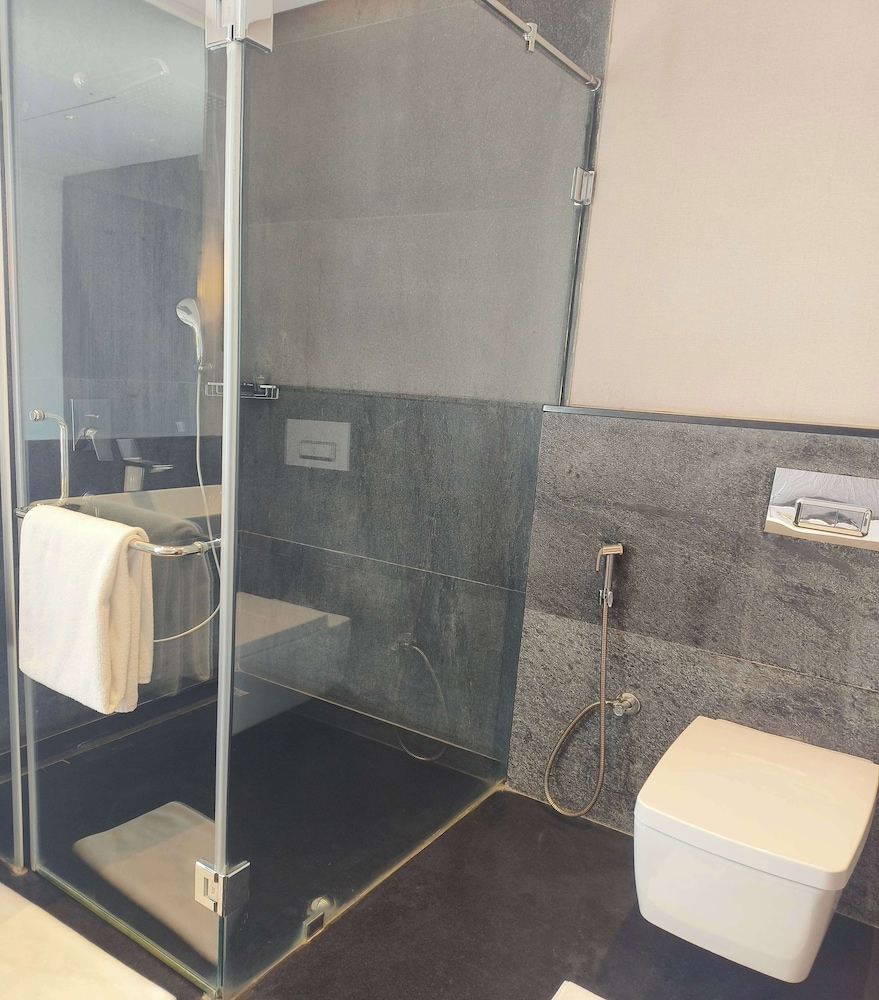 Golkonda Resorts Spa 47/49