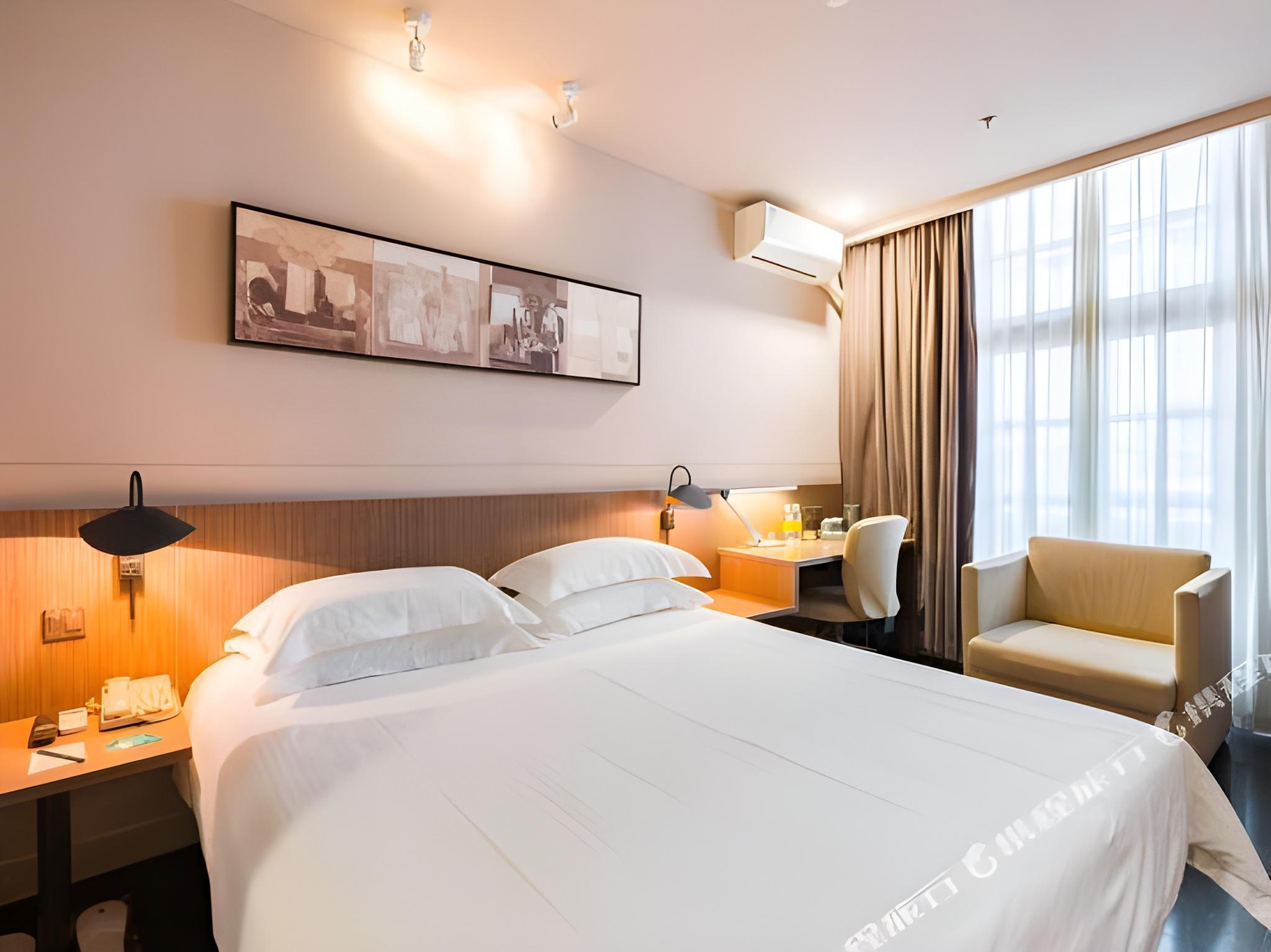 Jinjiang Inn Select (Shanghai Nanjing Road Pedestrian Street) 8/29