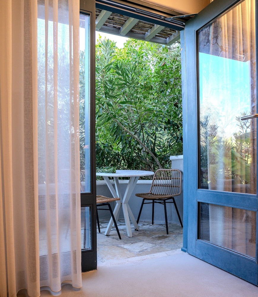 Pilos Suites 20/50