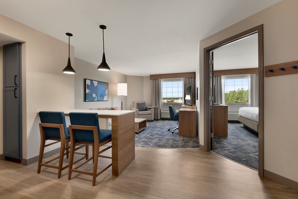 Candlewood Suites Fayetteville Fort Bragg 37/52