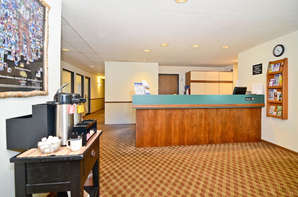 Super 8 by Wyndham Hayward WI 7/60