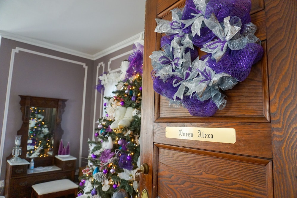 Mathis House, A Victorian Bed & Breakfast and Tea Room at 600 Main 5/50
