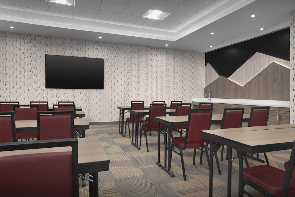 Home2 Suites by Hilton Big Spring 34/45