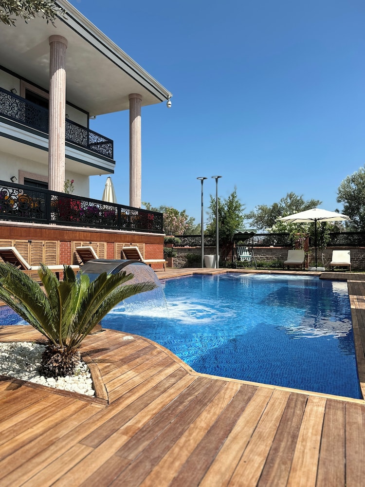 Cunda Eye +16 Adult Only 44/50