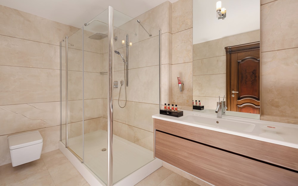 Chinar Hotel & Spa 50/50