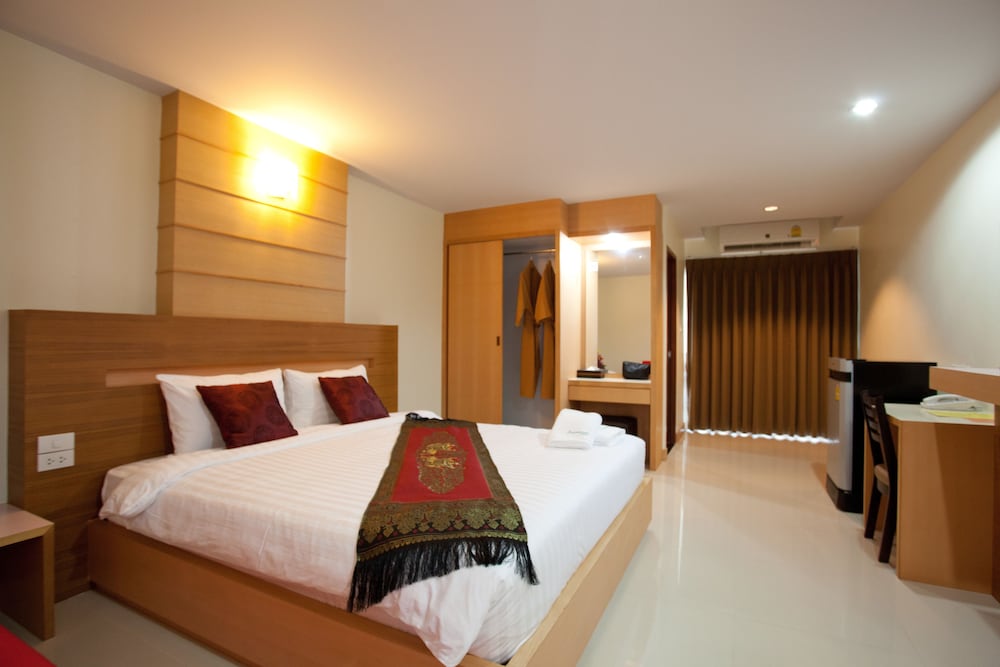 Amnauysuk Hotel 14/47
