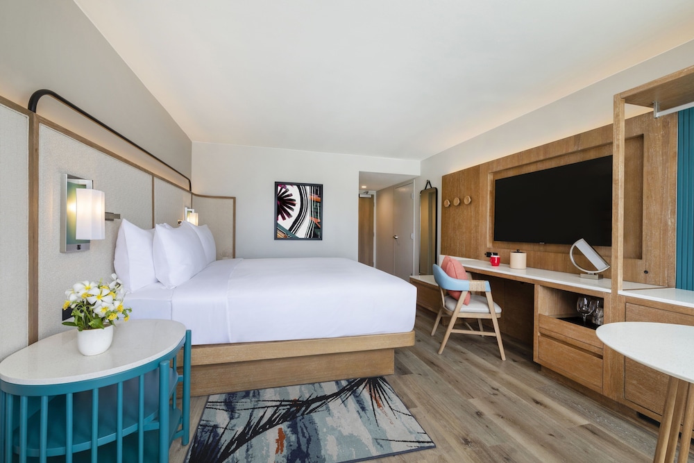 غرفة قياسية بسرير فردي، Crowne Plaza Resort Guam 10/10