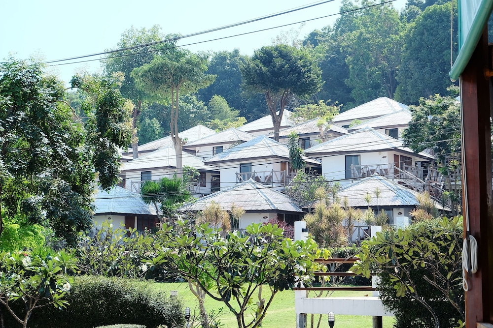 Samed Cliff Resort 9/68