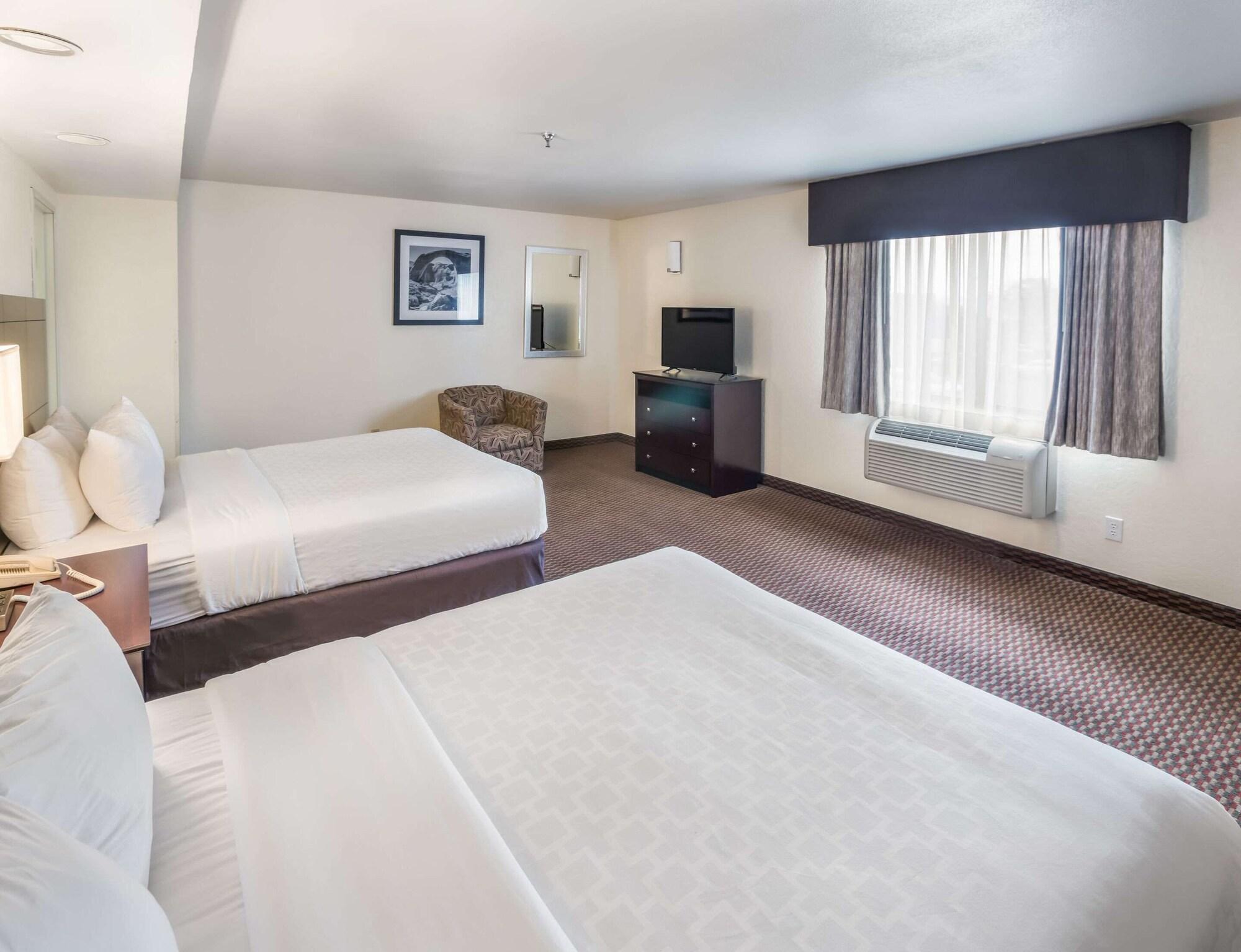 Suite, Multiple Beds