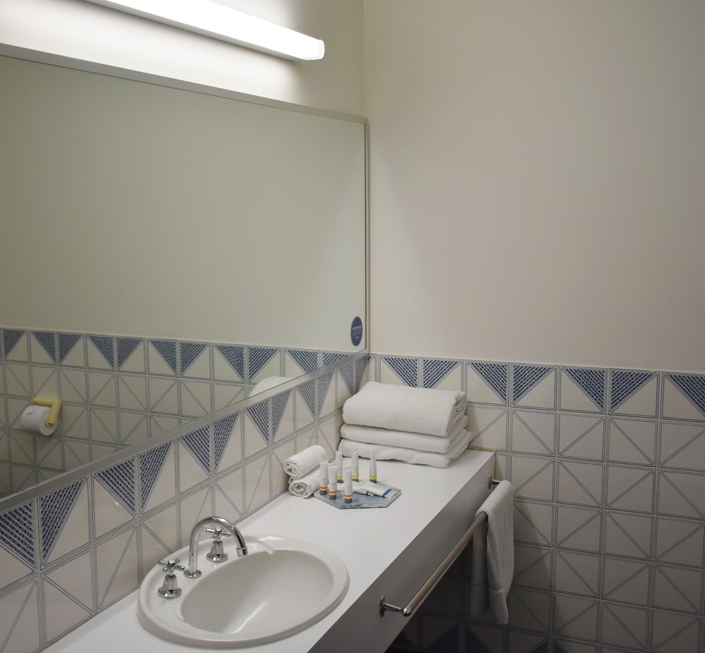 Admiral Motel Bunbury 57/59