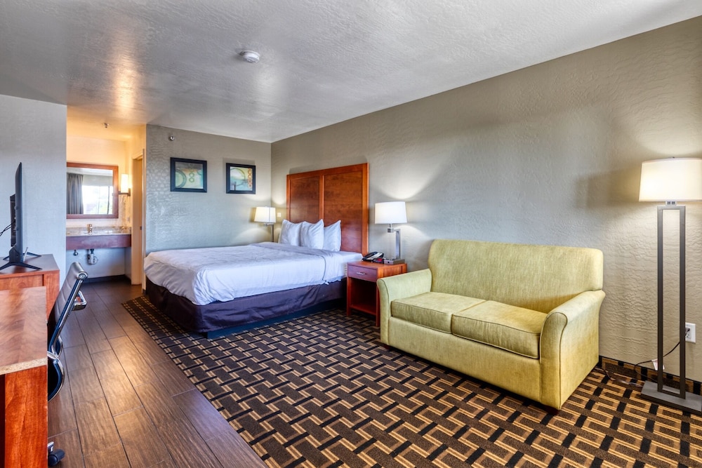 The Hotel Serene Glendale Peoria, Surestay Collection by BW 20/27