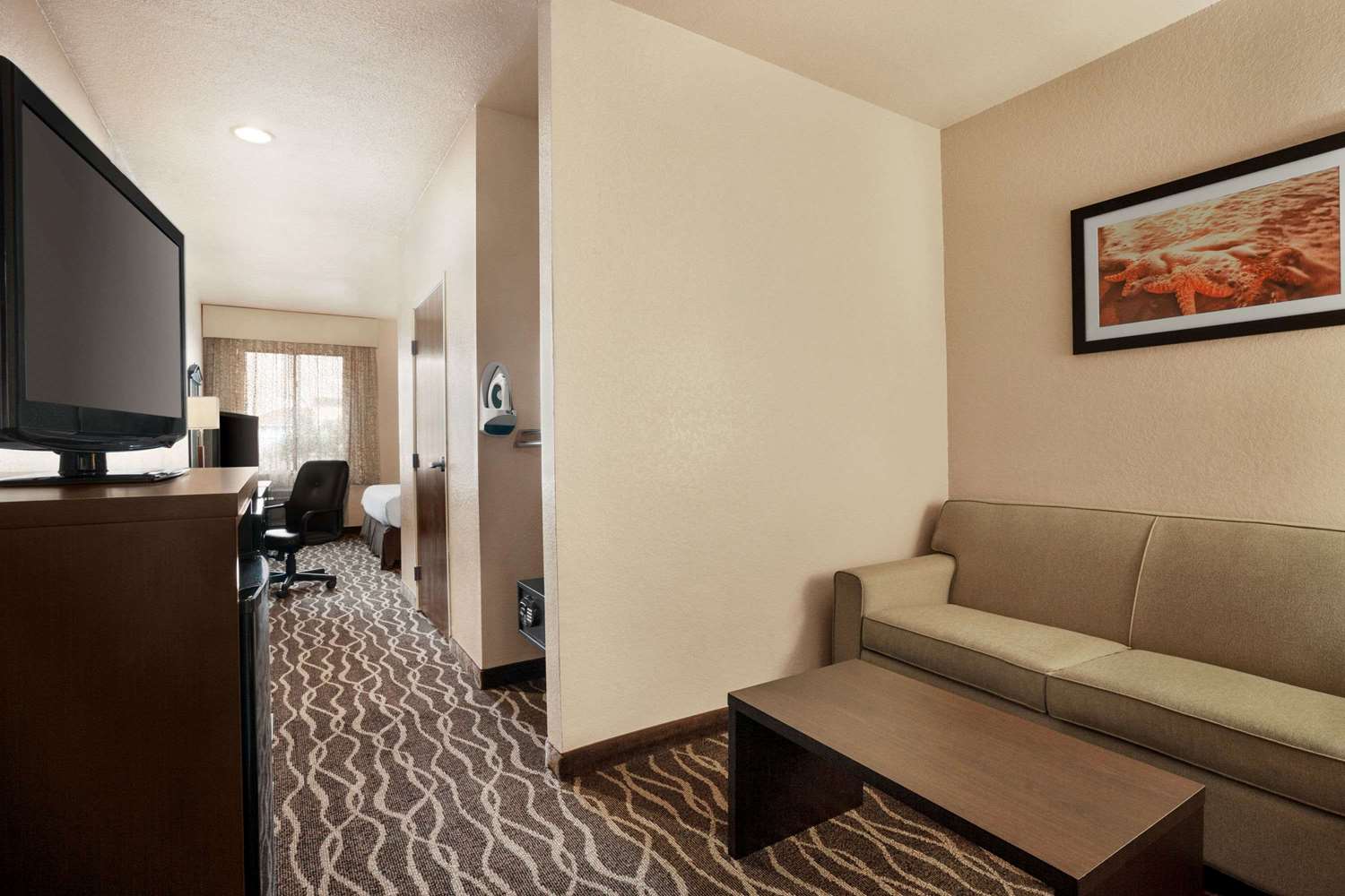 Baymont by Wyndham Clute/Lake Jackson 8/10