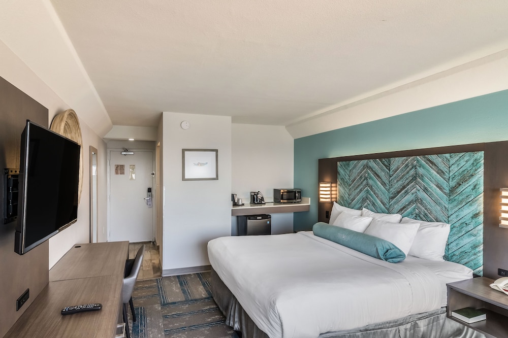 The Inn At Pine Knoll Shores 16/61