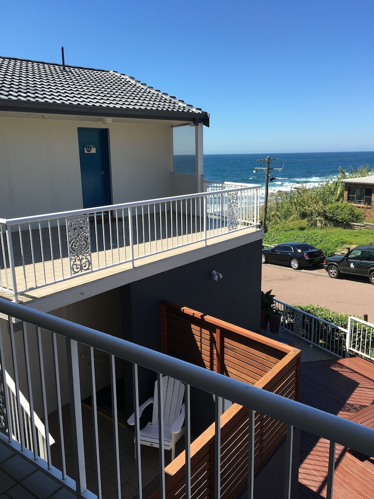Ocean Front Motel 3/59