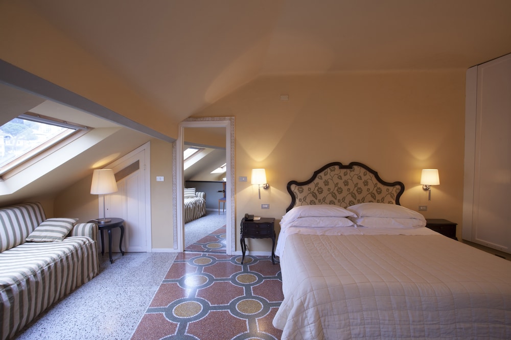 Hotel Dei Fiori 12/50