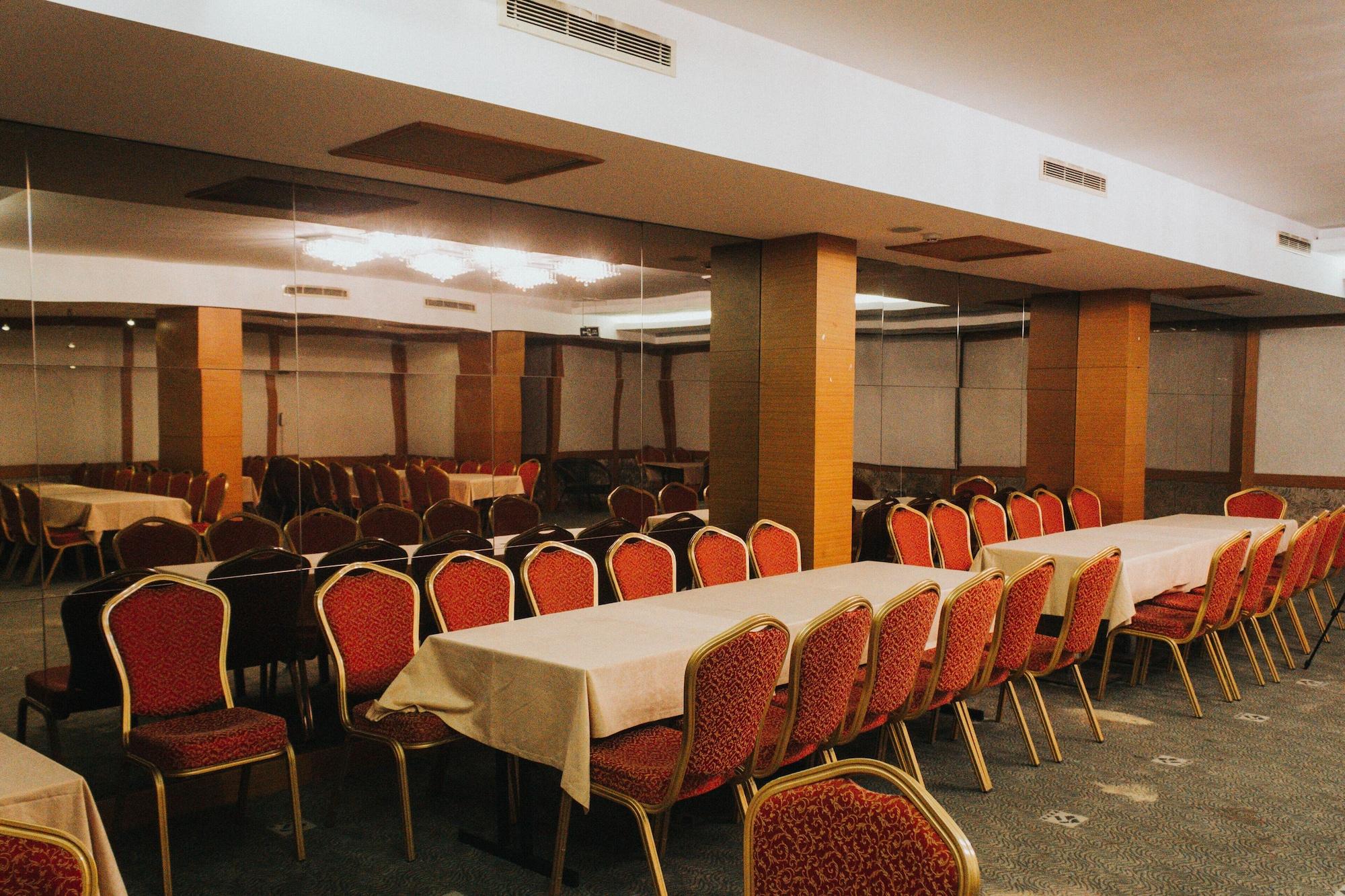 Nuzhet Hotel 25/29