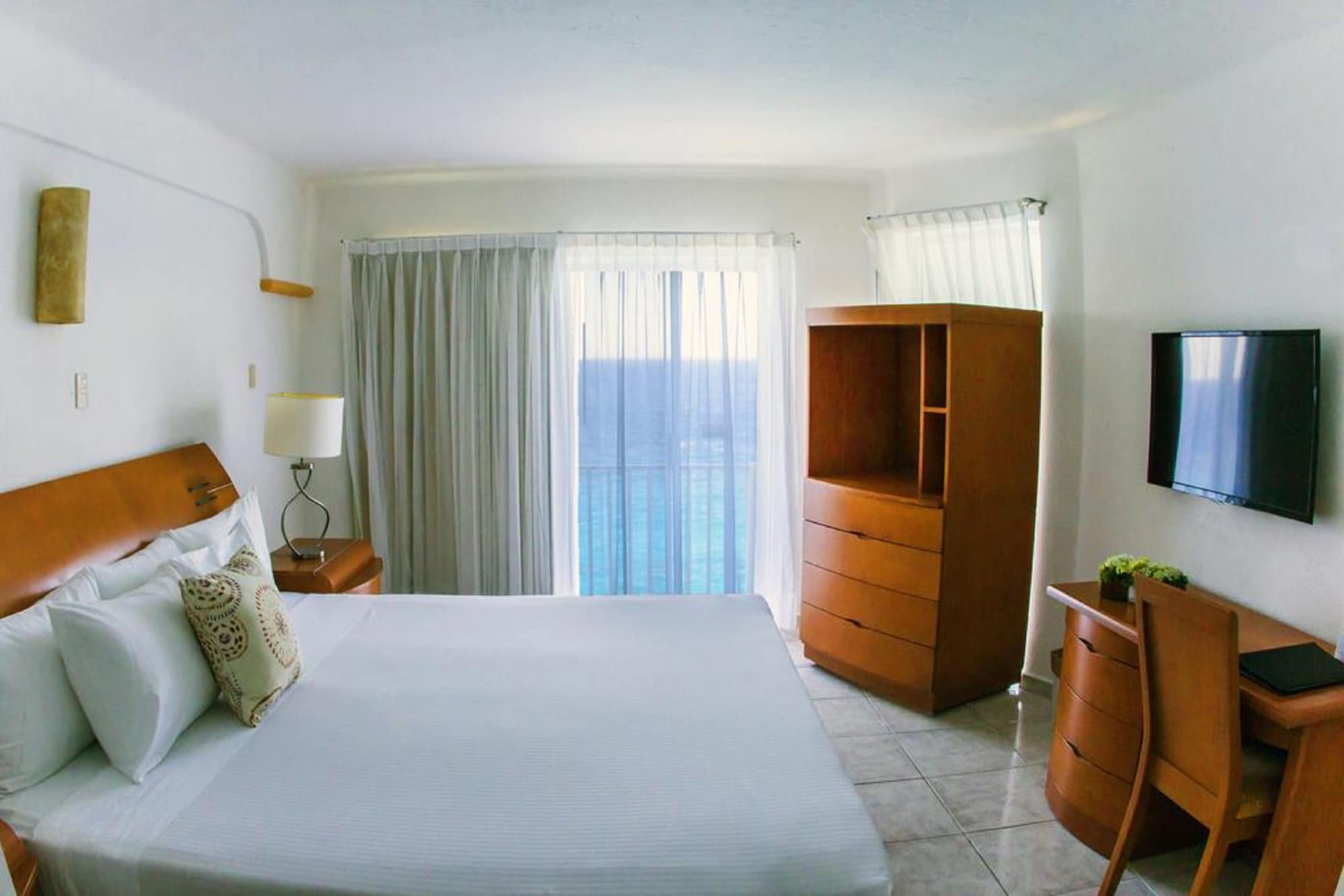 Deluxe Ocean Front King