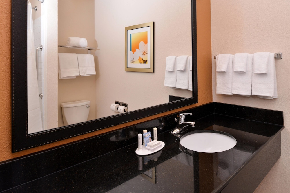 Fairfield Inn Suites Fort Wayne 29/30