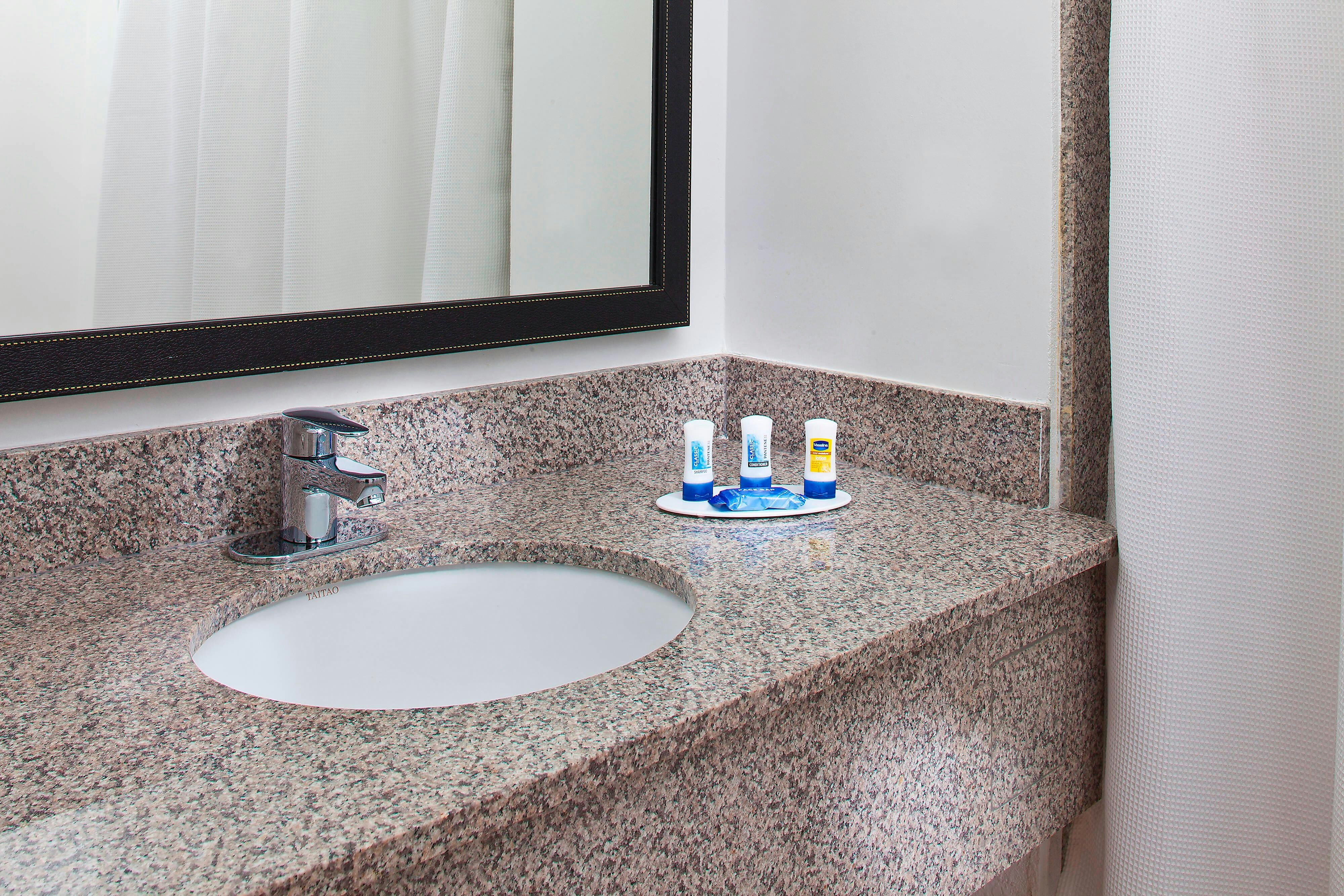 غرفة، Fairfield Inn Suites By Marriott Houston Hobby Airport 2/2