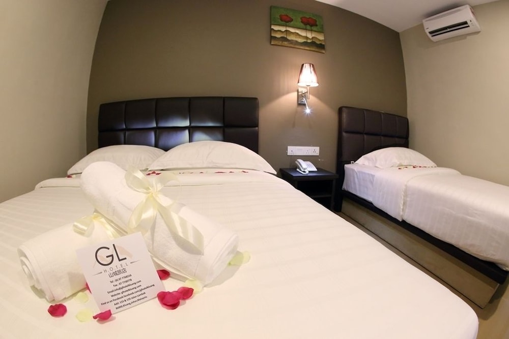 GL Hotel 12/39