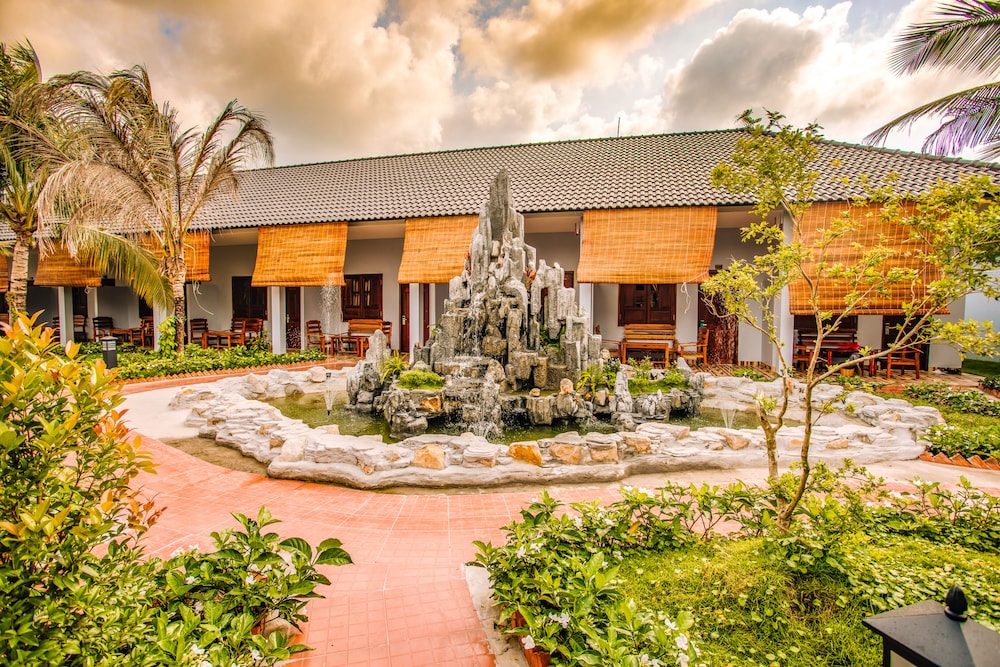 Palm Hill Resort 6/66