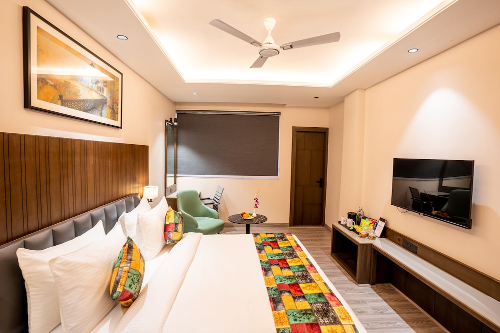 Regenta Place Raaj Agra 13/26