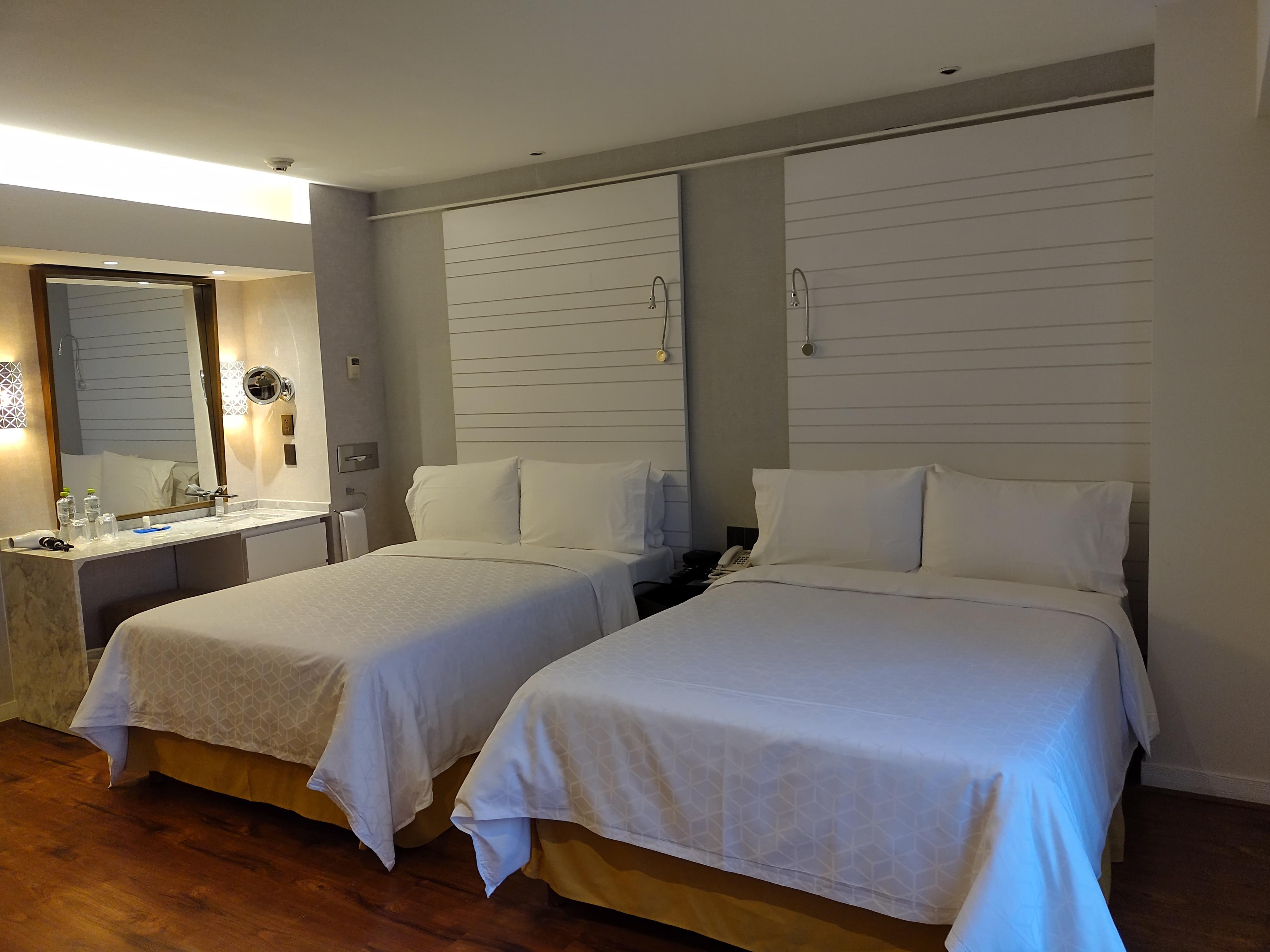 Executive, Suite, Double Bed, Partial View