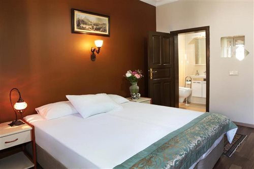Economy, Double Bed