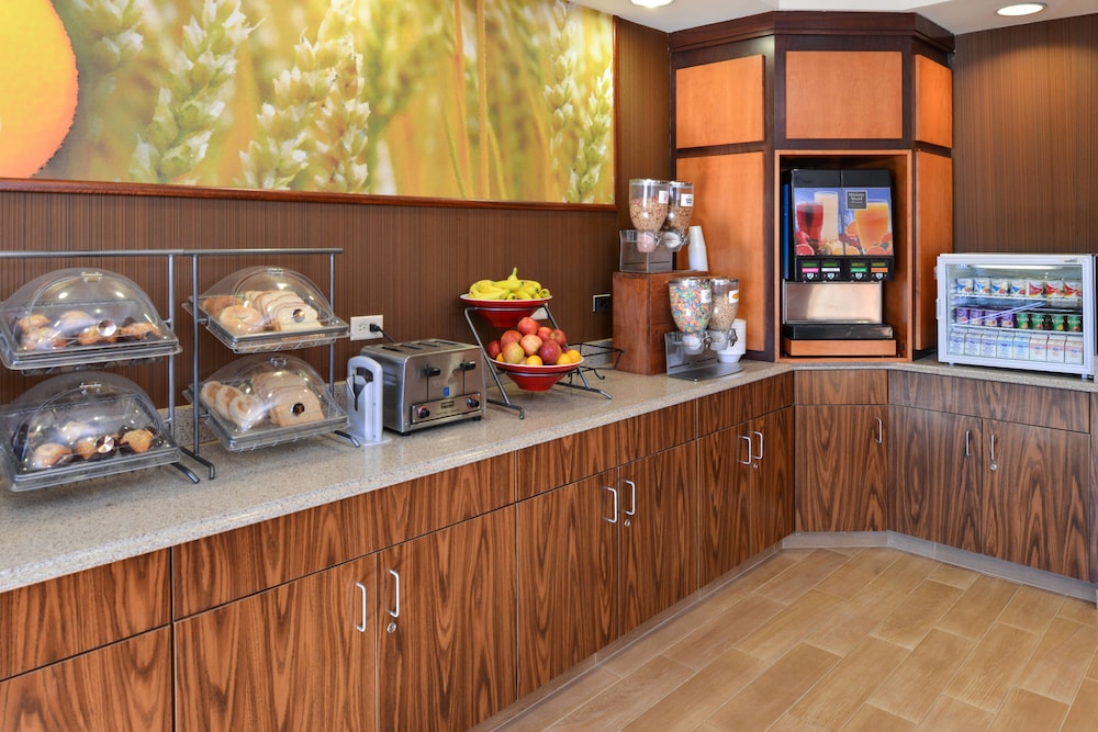 Fairfield Inn And Suites Bloomington 52/66