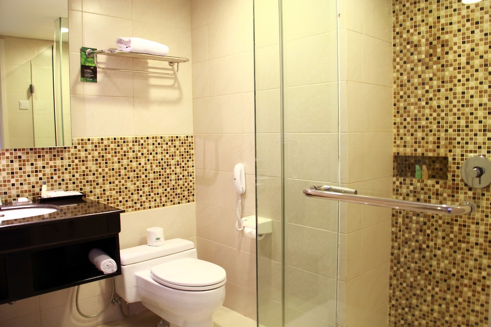 Java Paragon Hotel And Residences 75/76