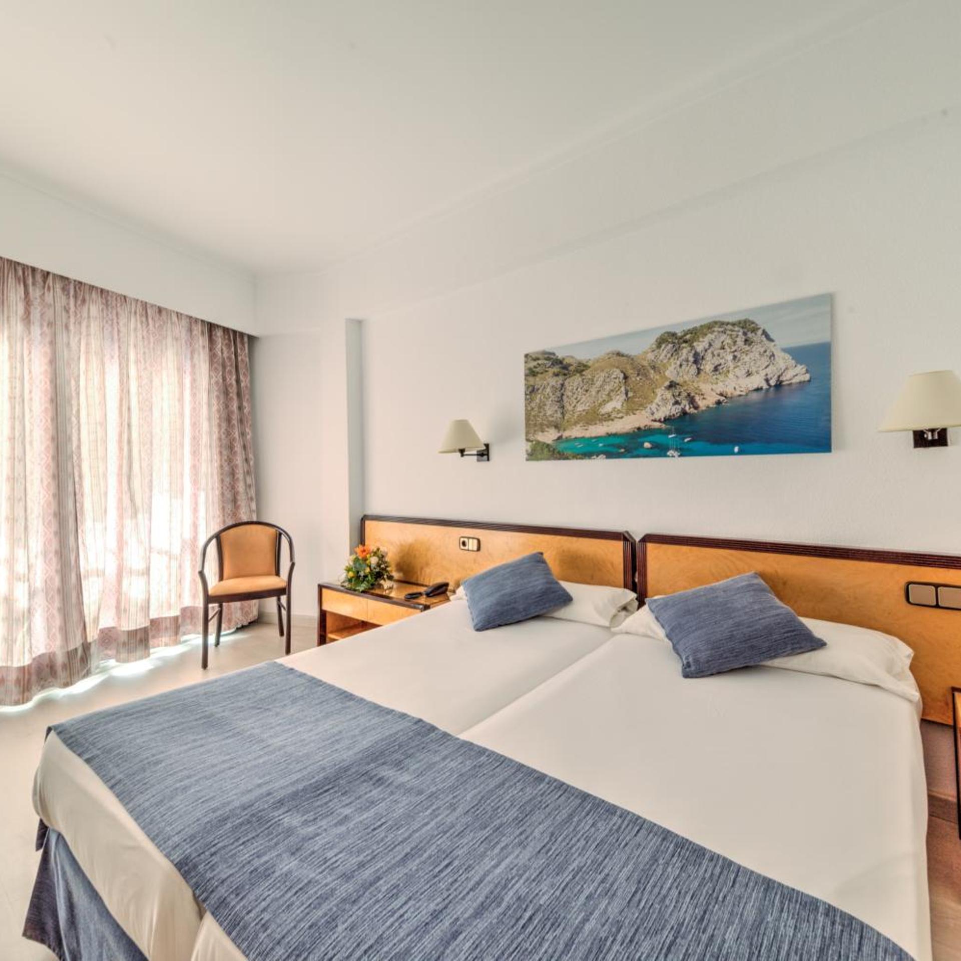 Room, Triple, Lateral Side Sea View