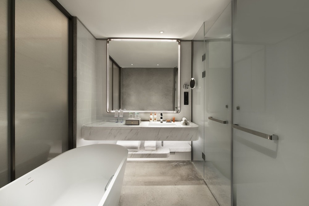 CROWNE PLAZA WUHAN OPTICS VALLEY 18/72