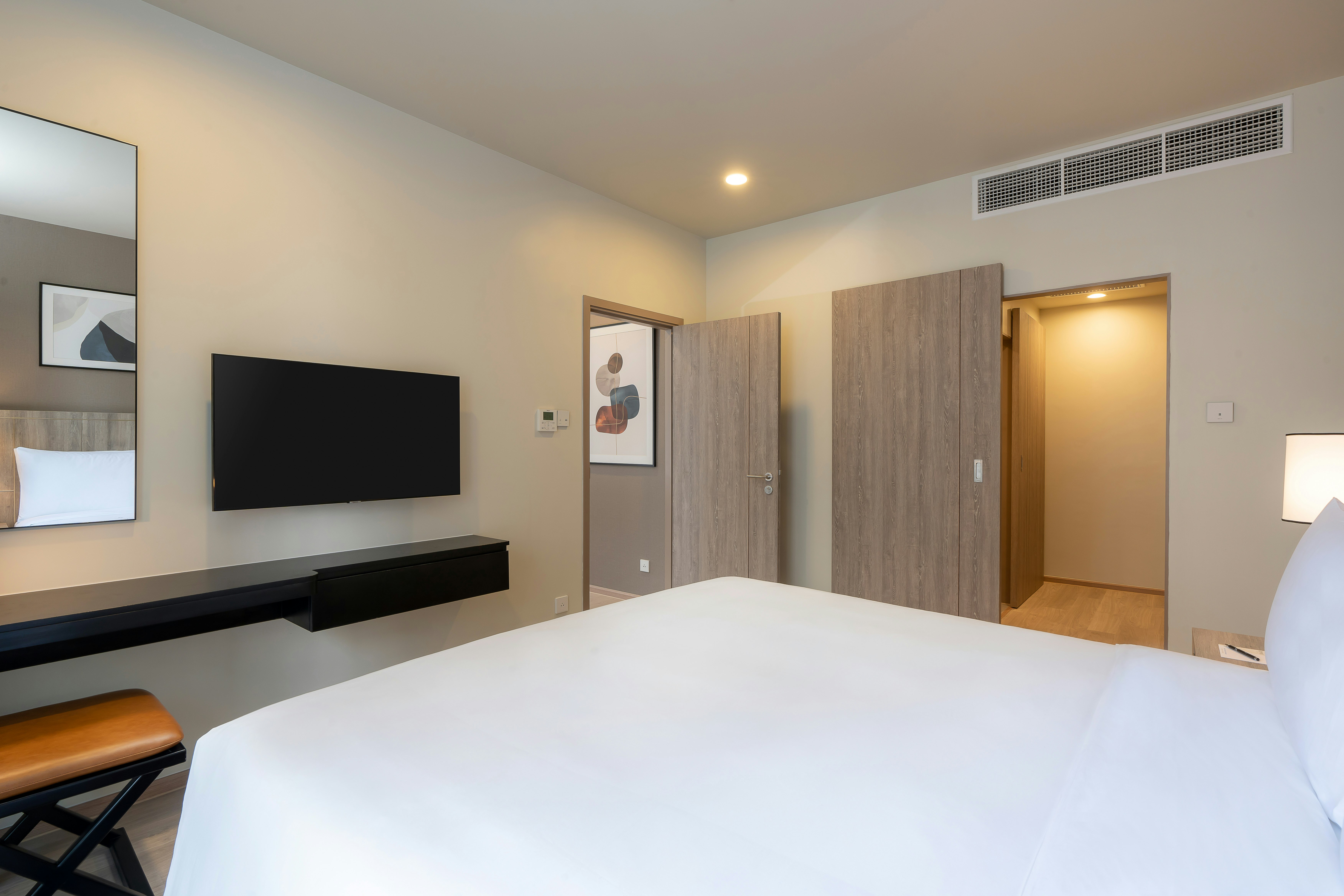 1 Bedroom, Suite, King Bed, Living and Dining Areas