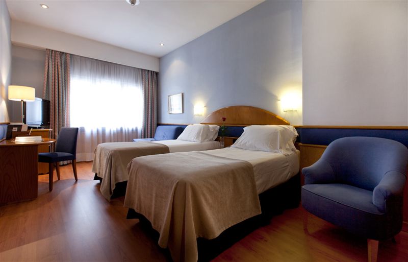 ROOM, DOUBLE BED