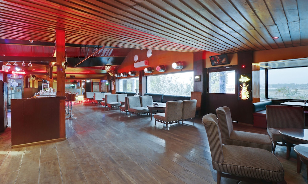 Treebo Premium Blue Mountain Country Club And Resort 24/30