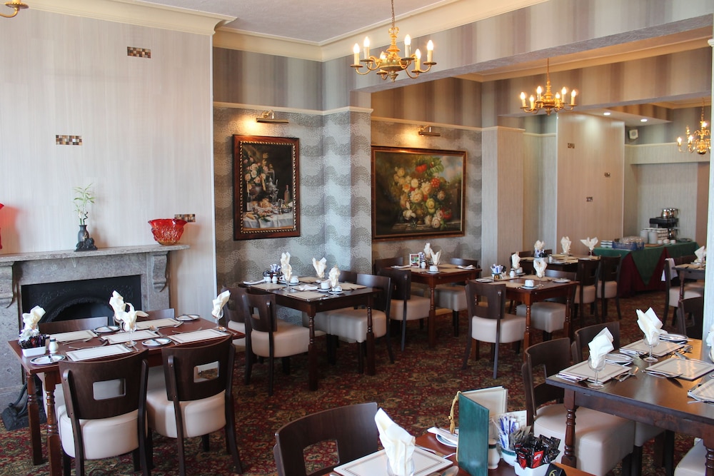 Chatsworth House Hotel 36/50