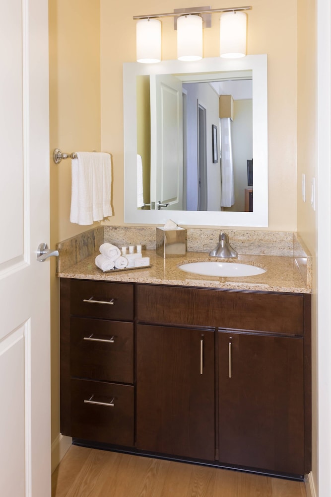 TOWNEPLACE SUITES BUFFALO AIRPORT 50/50