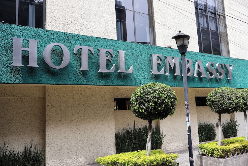 Hotel Embassy 5/48