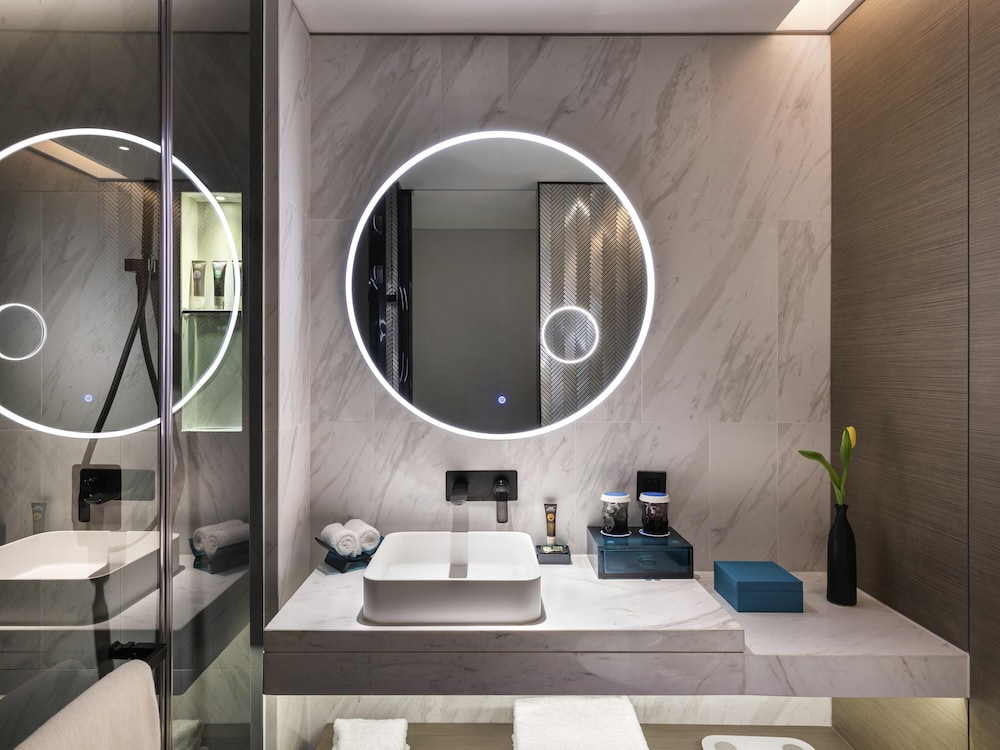 Novotel Yangzhou Slender West Lake 55/60