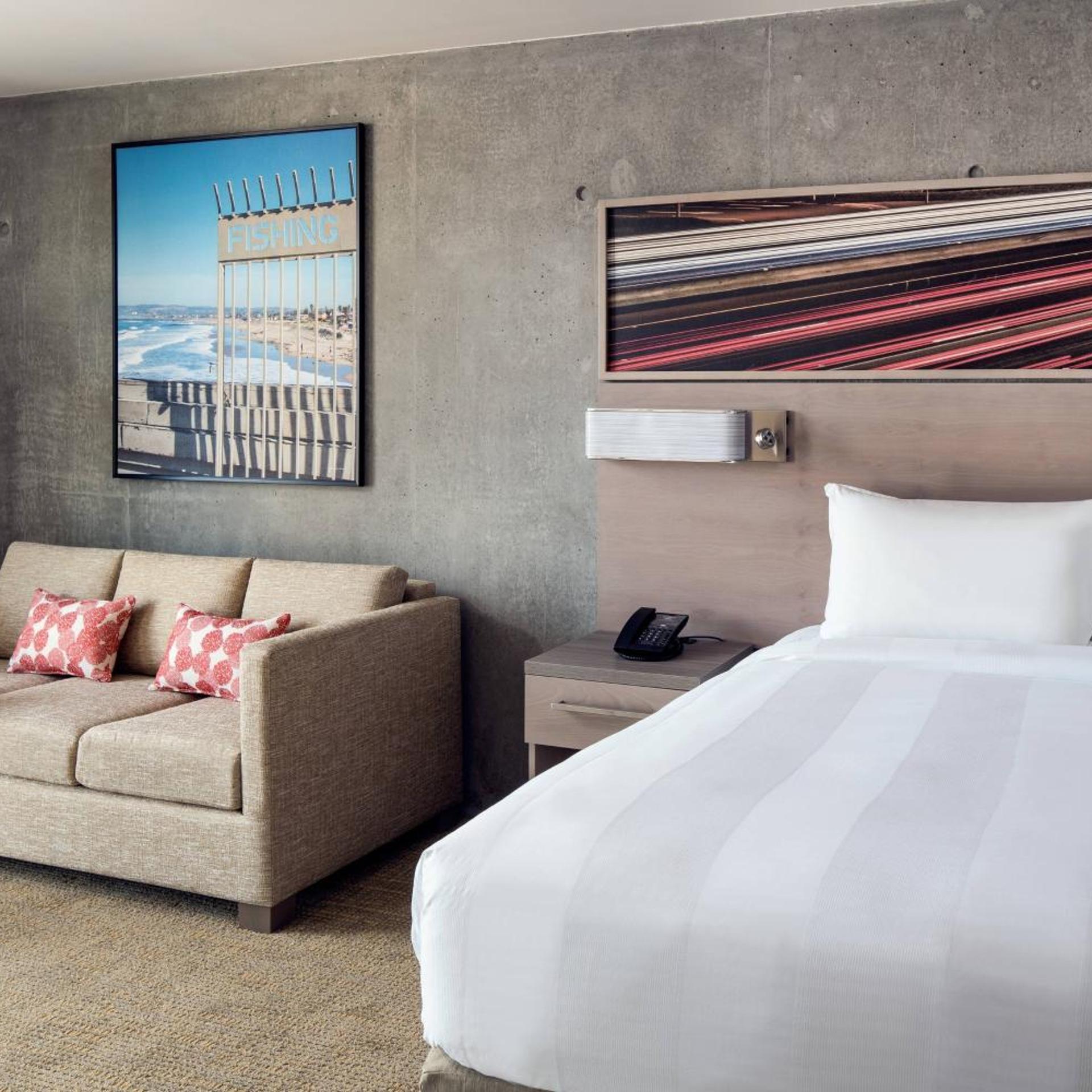Studio, King Bed, Partial Bay View